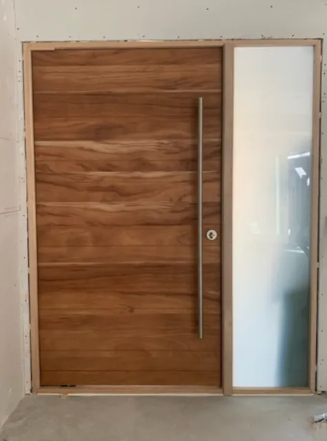 Allesandro - Exterior Modern Solid Wood Pivot Door