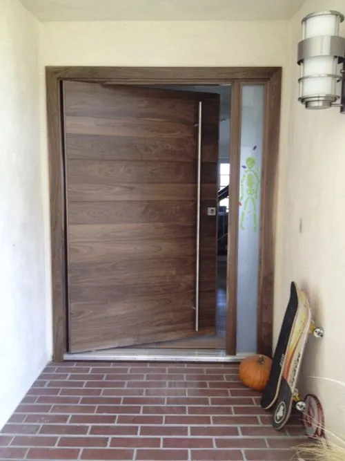 Allesandro - Exterior Modern Solid Wood Pivot Door