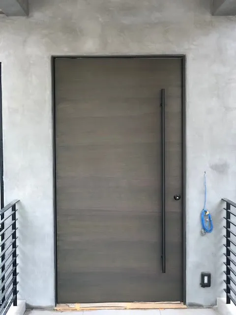 Callista - Exterior Modern Solid Wood Pivot Door