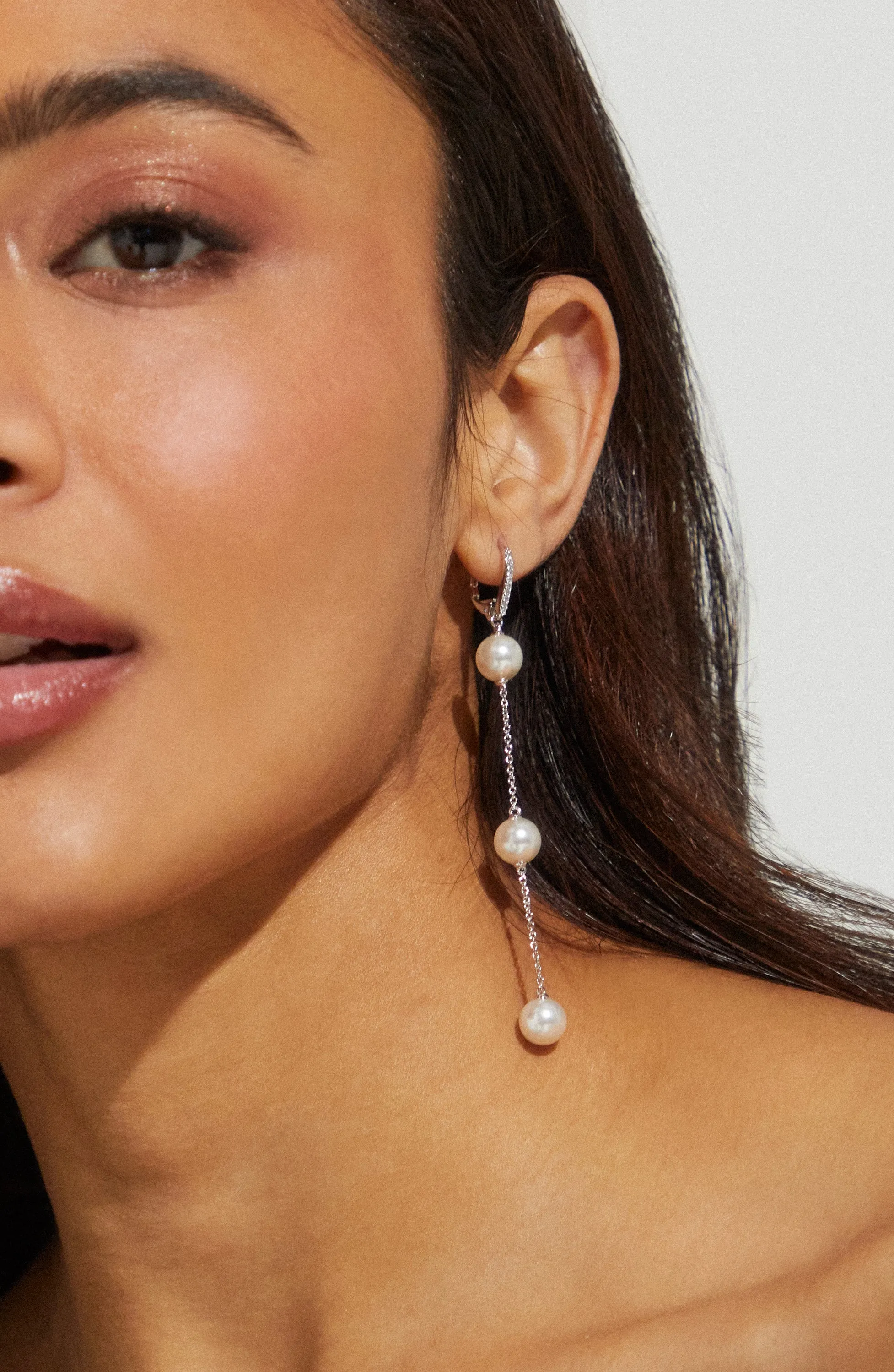 DOT DOT DOT LINEAR LEVERBACK EARRINGS