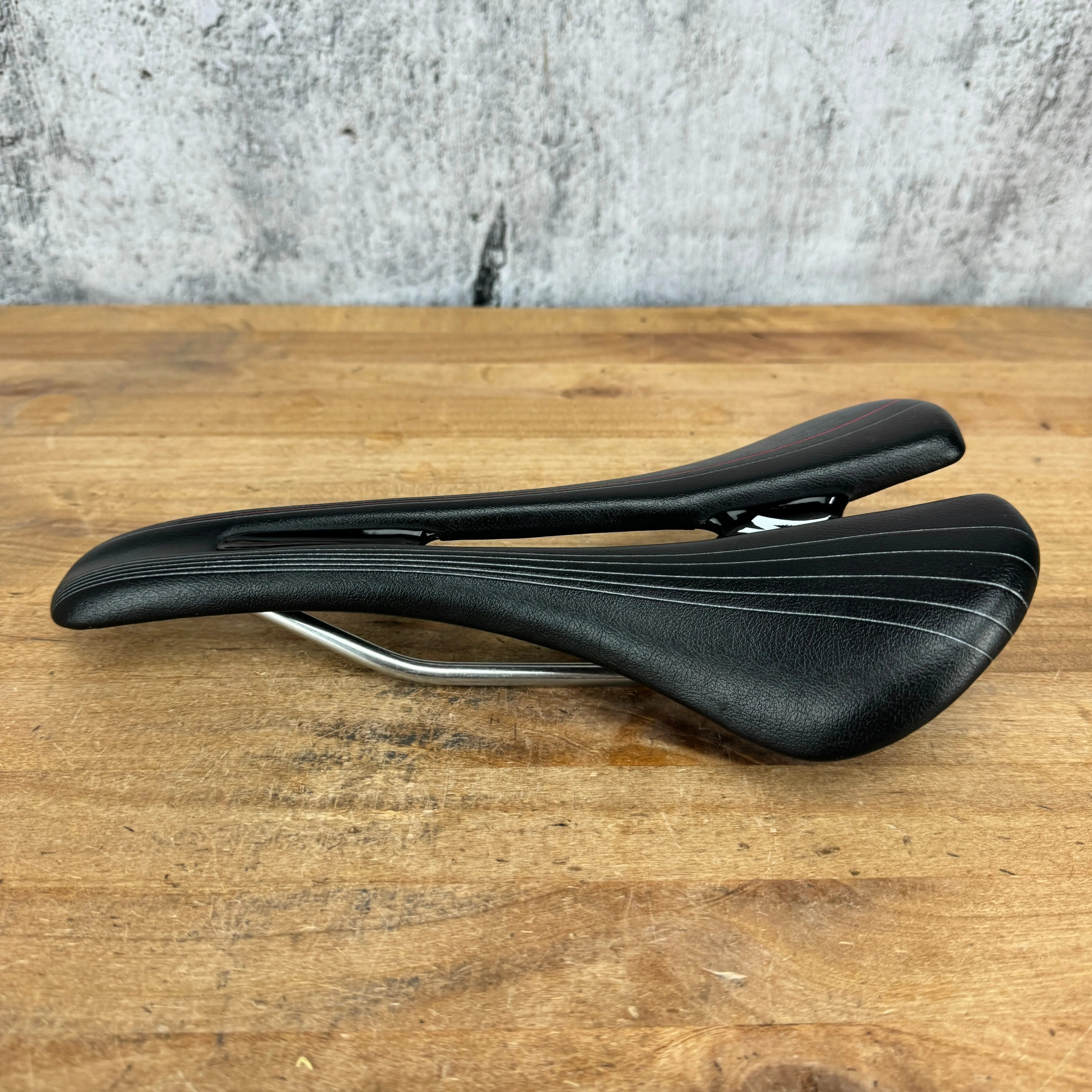 Low Mile! Specialized Romin 143mm 7x7mm Titanium Rails Bike Saddle 209g