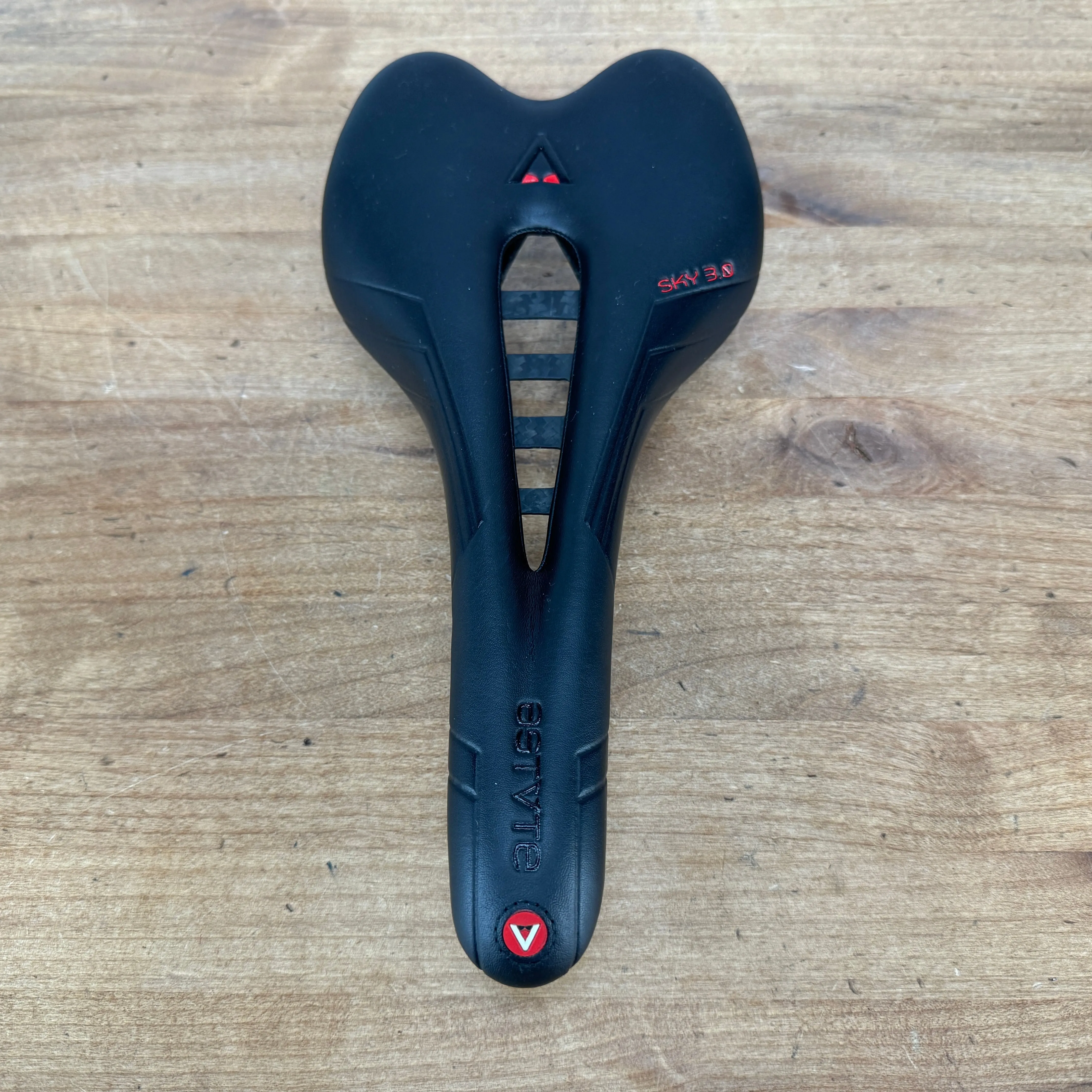 New Takeoff! Astute Sky 3.0 7x9mm Carbonio Carbon Rails 138mm Bike Saddle 176g