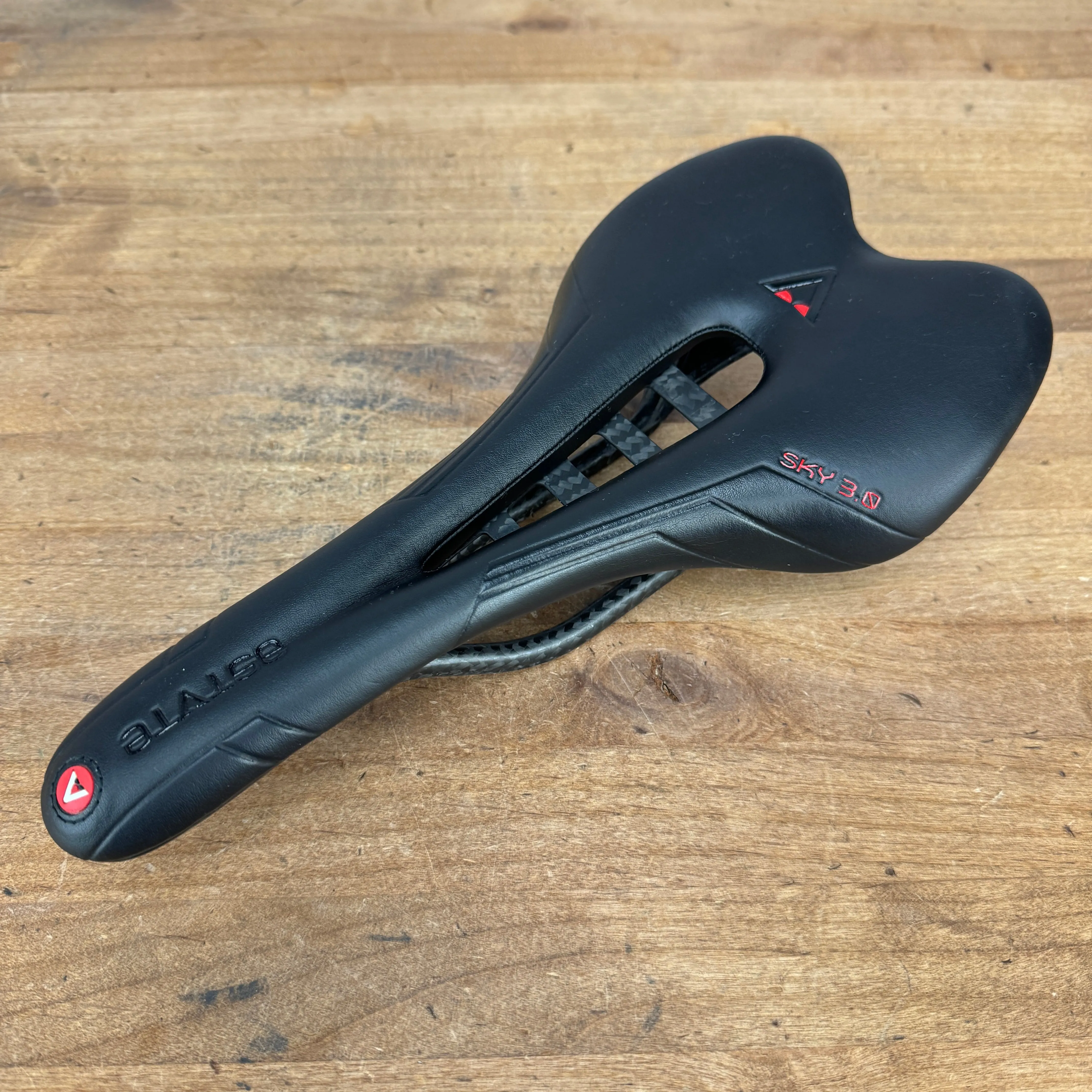 New Takeoff! Astute Sky 3.0 7x9mm Carbonio Carbon Rails 138mm Bike Saddle 176g